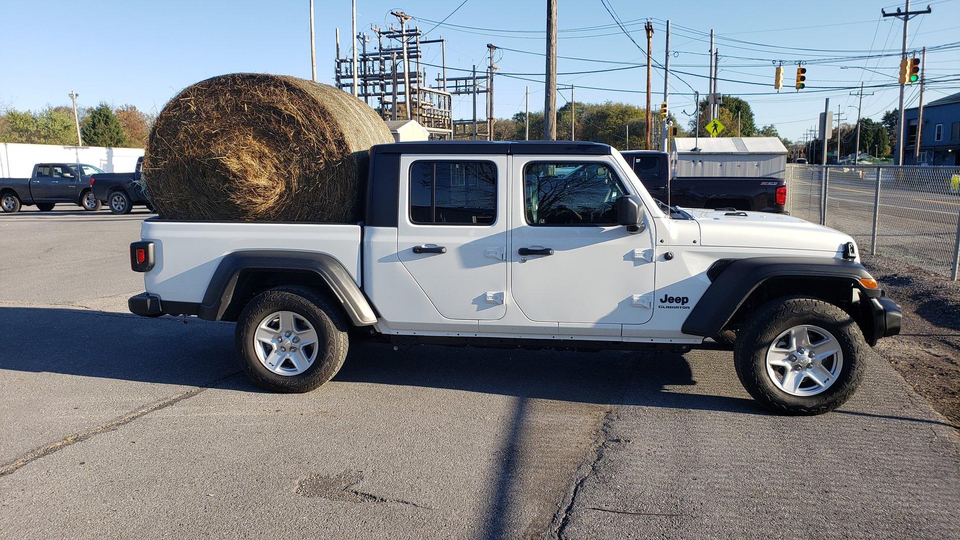 Jeep Gladiator Finally the bed hauling... 20191009_170851