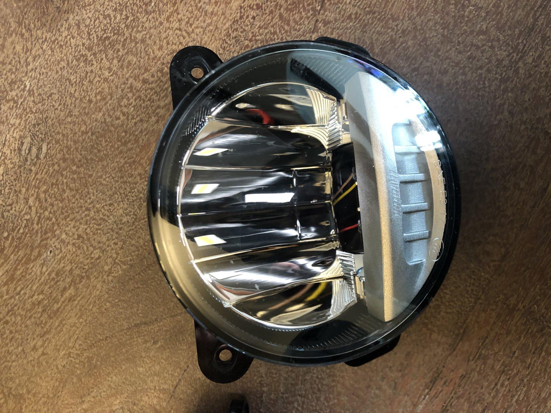Jeep Gladiator F.S. Oem Jeep Led fog lights. 424C44CA-FAFB-4A86-A534-588076E129F1