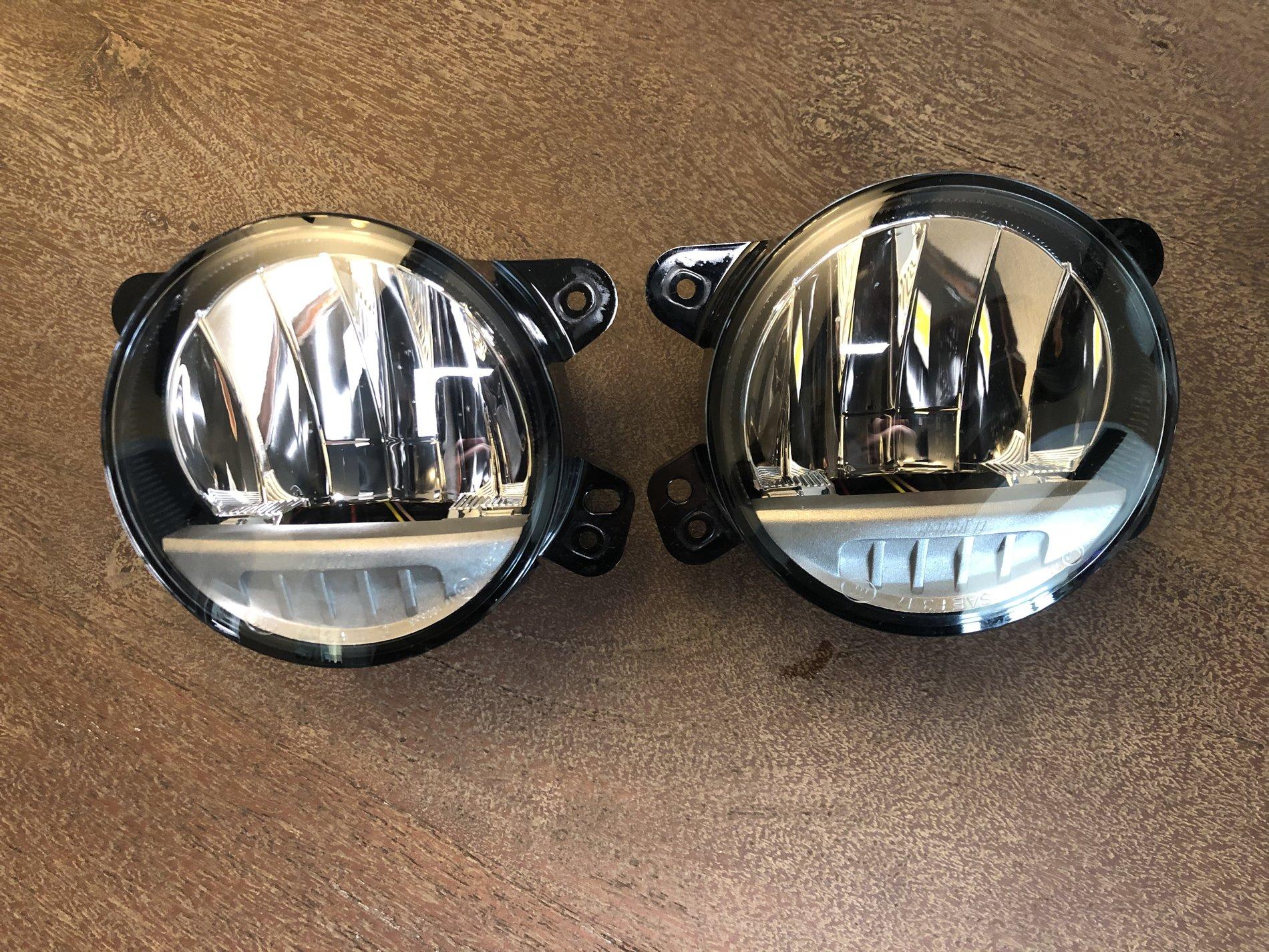 Jeep Gladiator F.S. Oem Jeep Led fog lights. 0E3C13A2-C2A3-49BB-B345-7467B0CD1C50