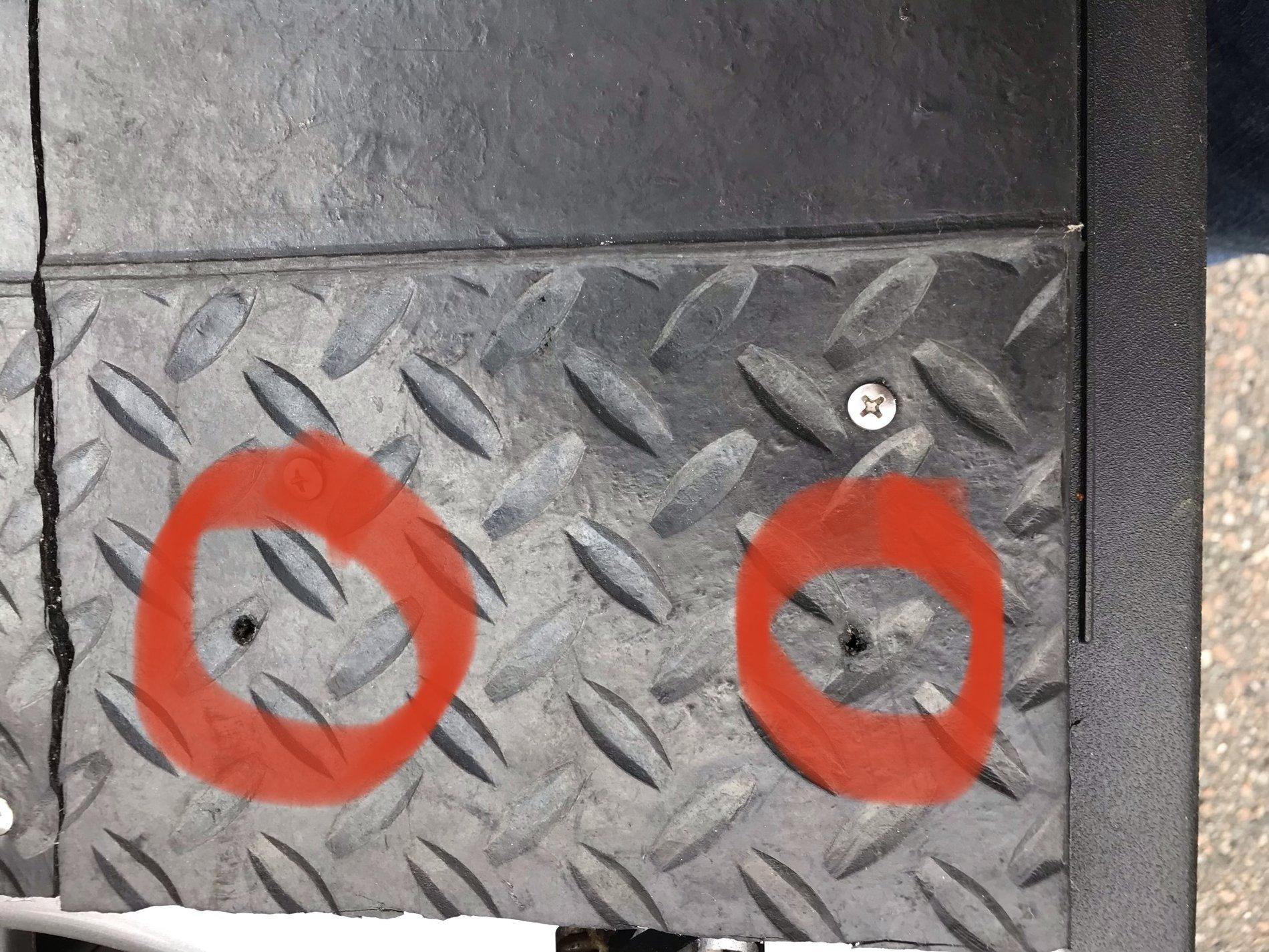 Jeep Gladiator Truck bed mat for Gladiator, rubber? 02897944-74FF-48C7-906C-FE4913264F91