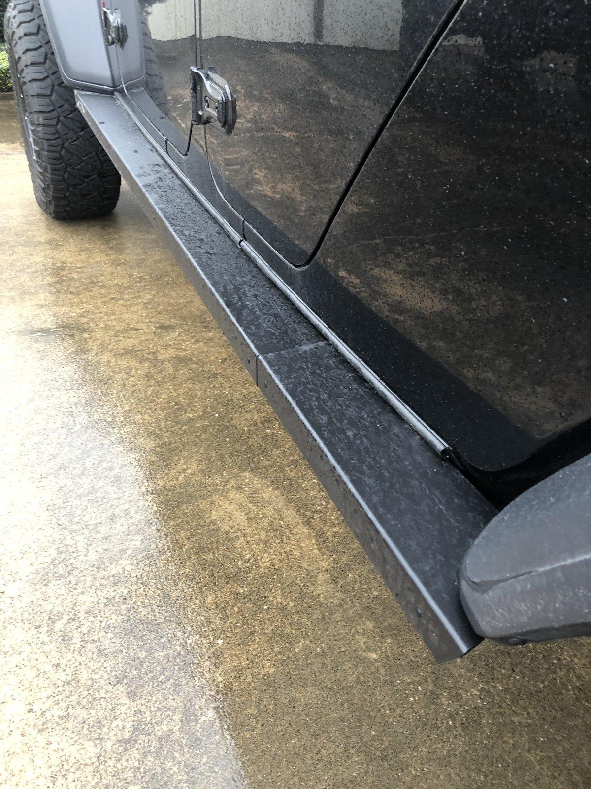 Jeep Gladiator Is there a contour to Jeep pinch seem? 1D1167B0-C6F8-4A38-A49F-D6B8DD237607