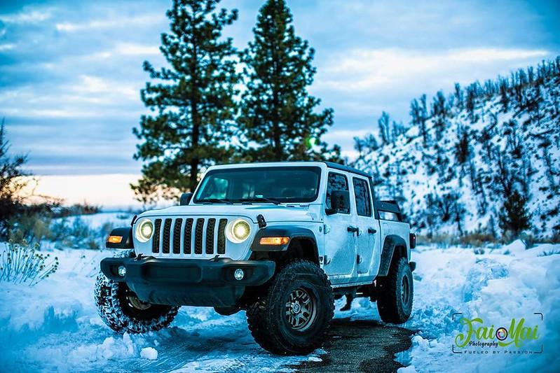 Jeep Gladiator Rocking the New Oracle Lighting Oculus Lights! 49385311901_35c5c2de74_c