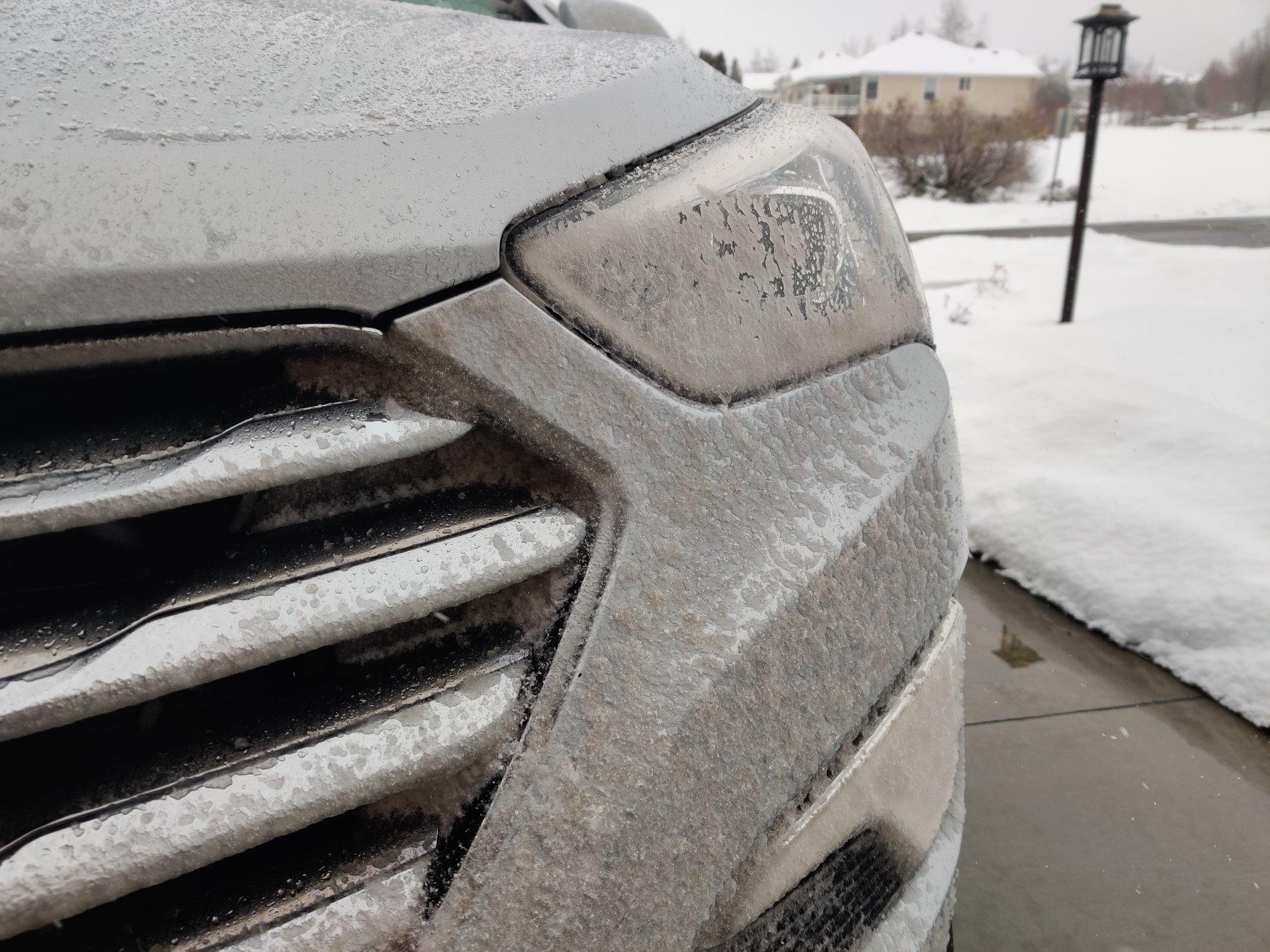 Jeep Gladiator LED Headlights are dangerous in snow/ice storm IMG_20200114_134543