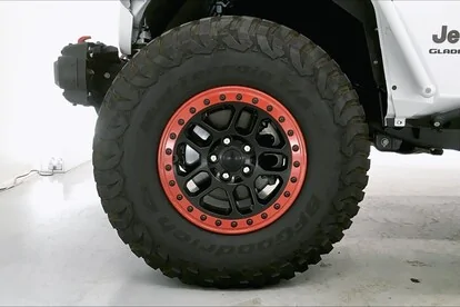 Jeep Gladiator wheel identification help 247c2a09281470e1bdd45e0db4b9b792x