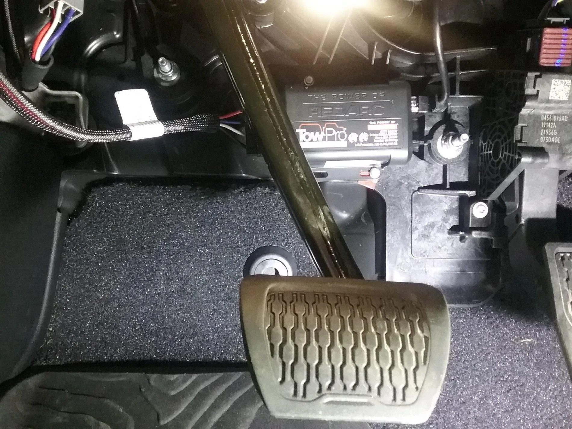 Jeep Gladiator Factory Trailer Brake Controller releases ...EDIT: STILL WAITING Redarc1