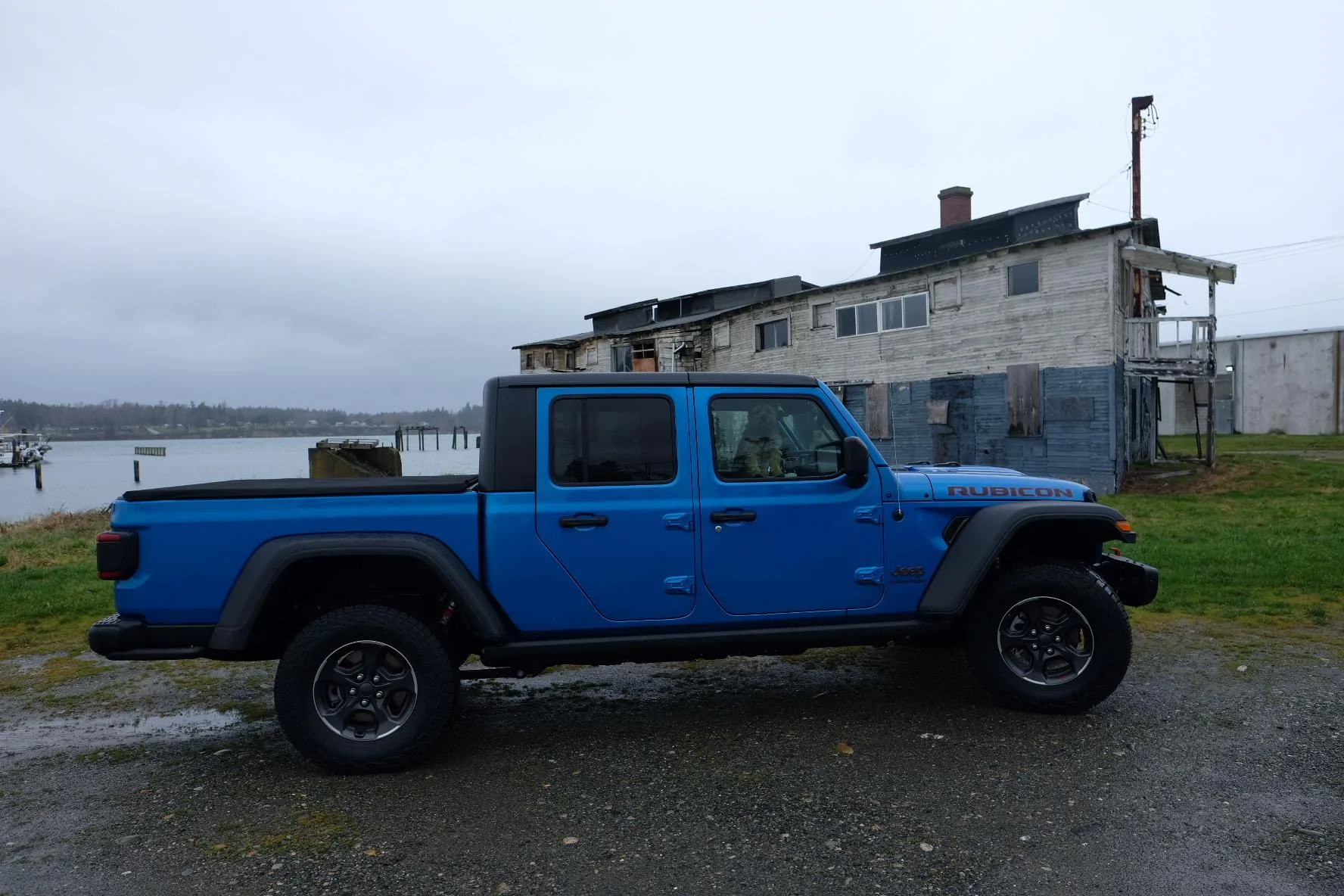 Jeep Gladiator Hydro Blue Rubicon arrived, 900 miles later F0EBDE7F-2F28-40AB-8F0D-CFE4590BC9FA
