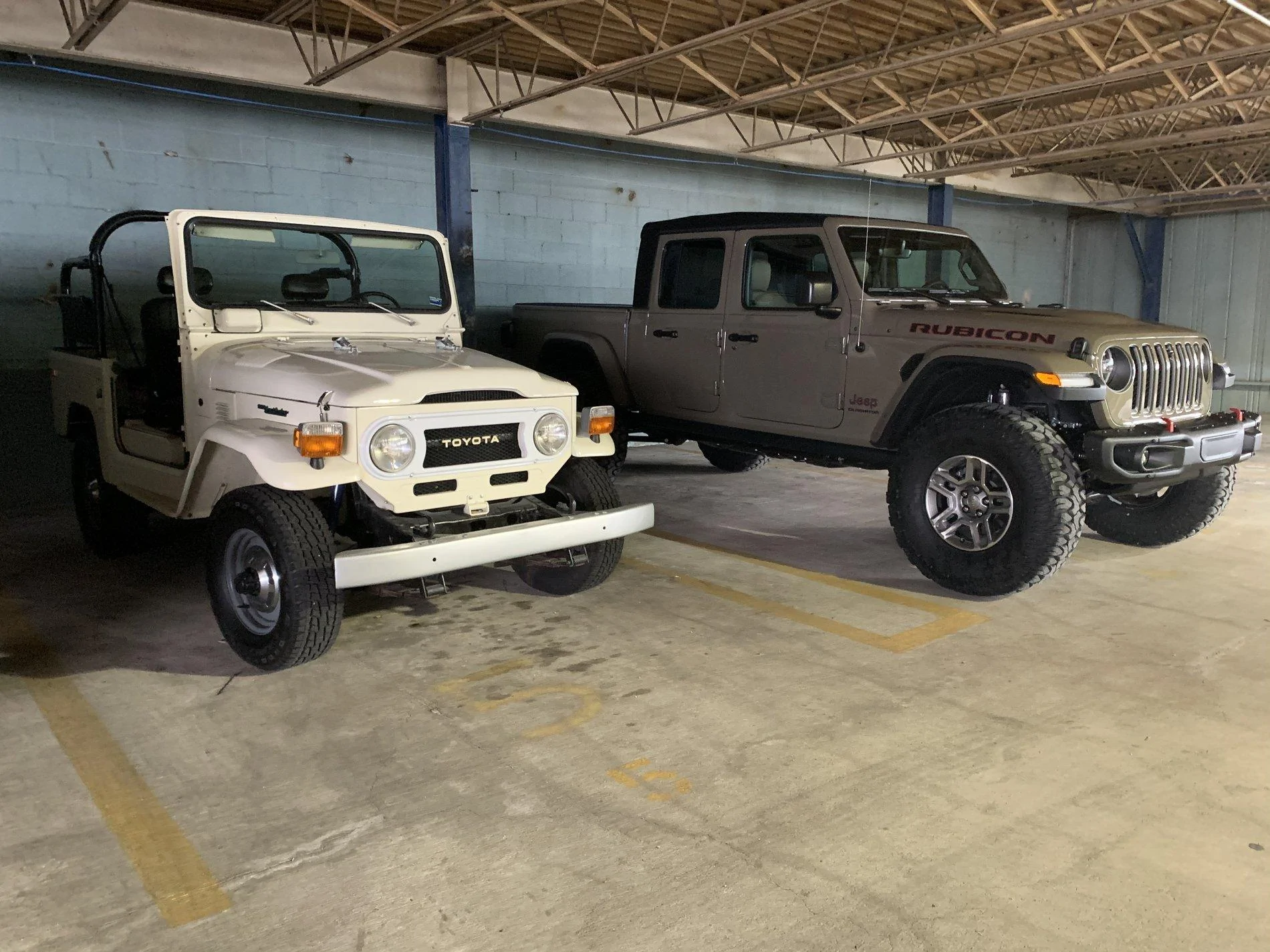 Jeep Gladiator Gladiators on Mopar 2" Lift Kit image0