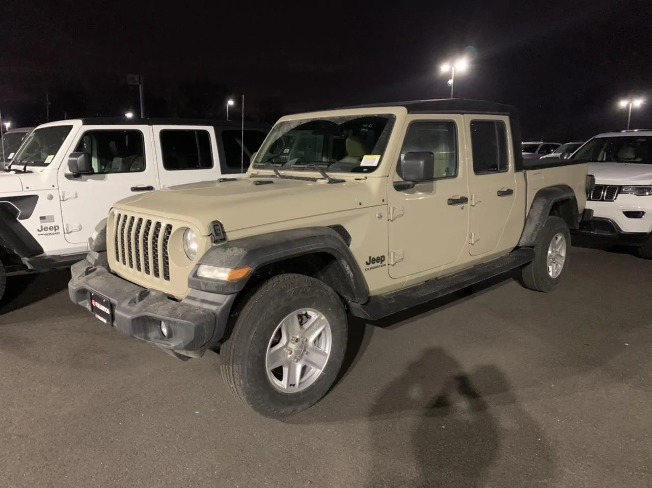 Jeep Gladiator GOBI Gladiator JT Club 813184E7-15AC-4DFF-8C88-3E60DC85312A