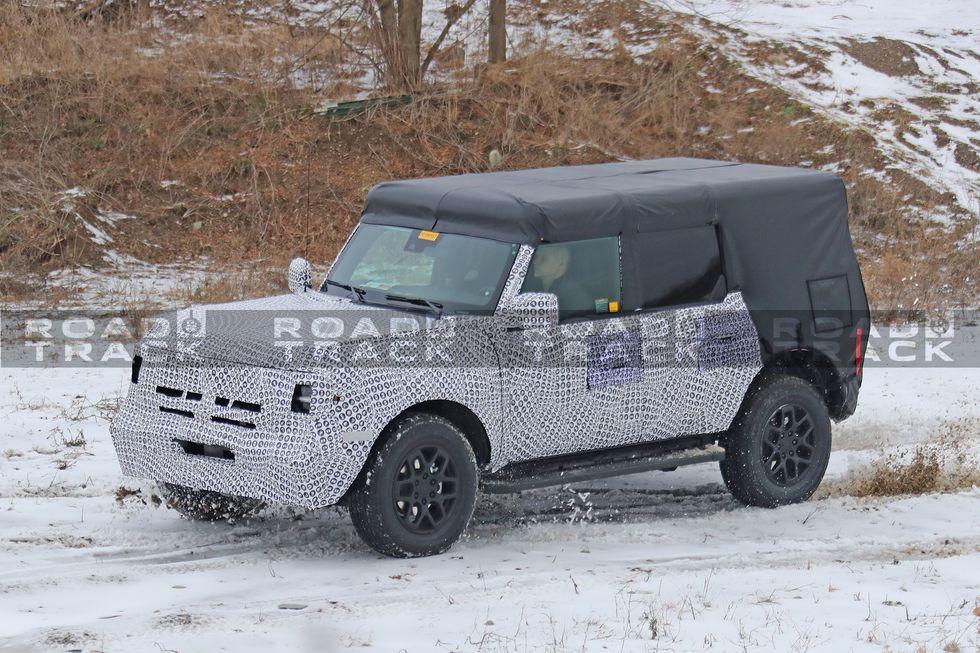 Jeep Gladiator Video of new Ford Bronco bronco-002-1579028811