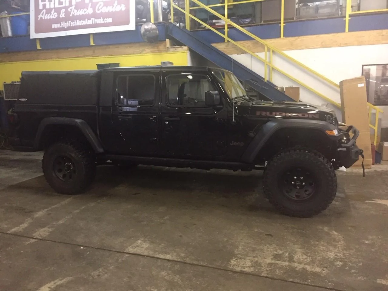 Jeep Gladiator Lets see all those Gladiators with lifts and bigger tires! rYJwhGN
