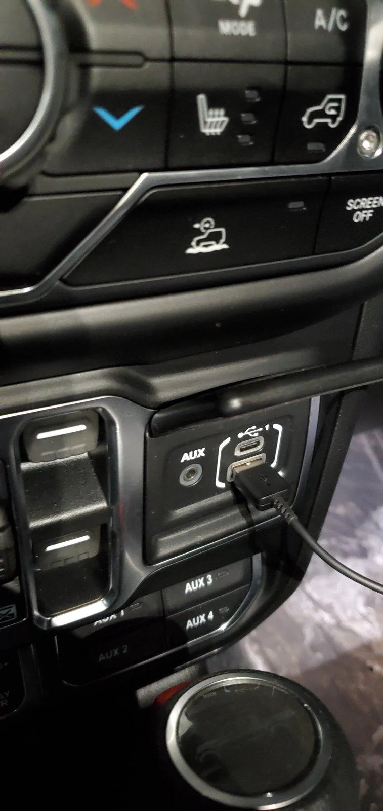 Jeep Gladiator Remove media outlet door?? 20200117_192016