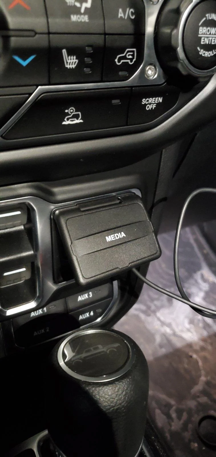 Jeep Gladiator Remove media outlet door?? 20200117_192023
