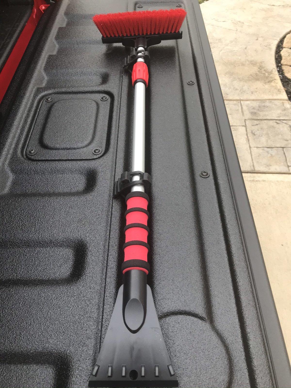 Jeep Gladiator Snow Brush Storage Mod. DE12FEF3-53A4-424E-AB2A-A028F381C2A5