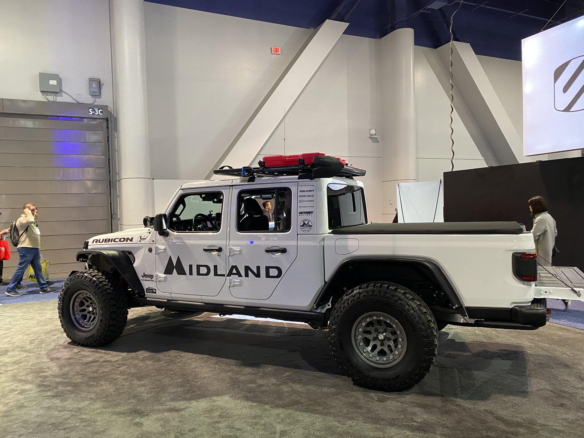 Jeep Gladiator Rhino Rack / Metalcloak Gladiator Build [SEMA 2019] 342F6572-0990-43A9-8022-3C09A3791FC1