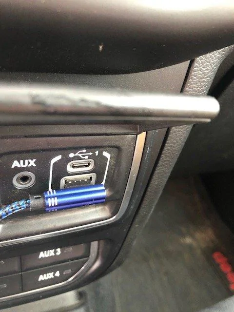 Jeep Gladiator Remove media outlet door?? image1