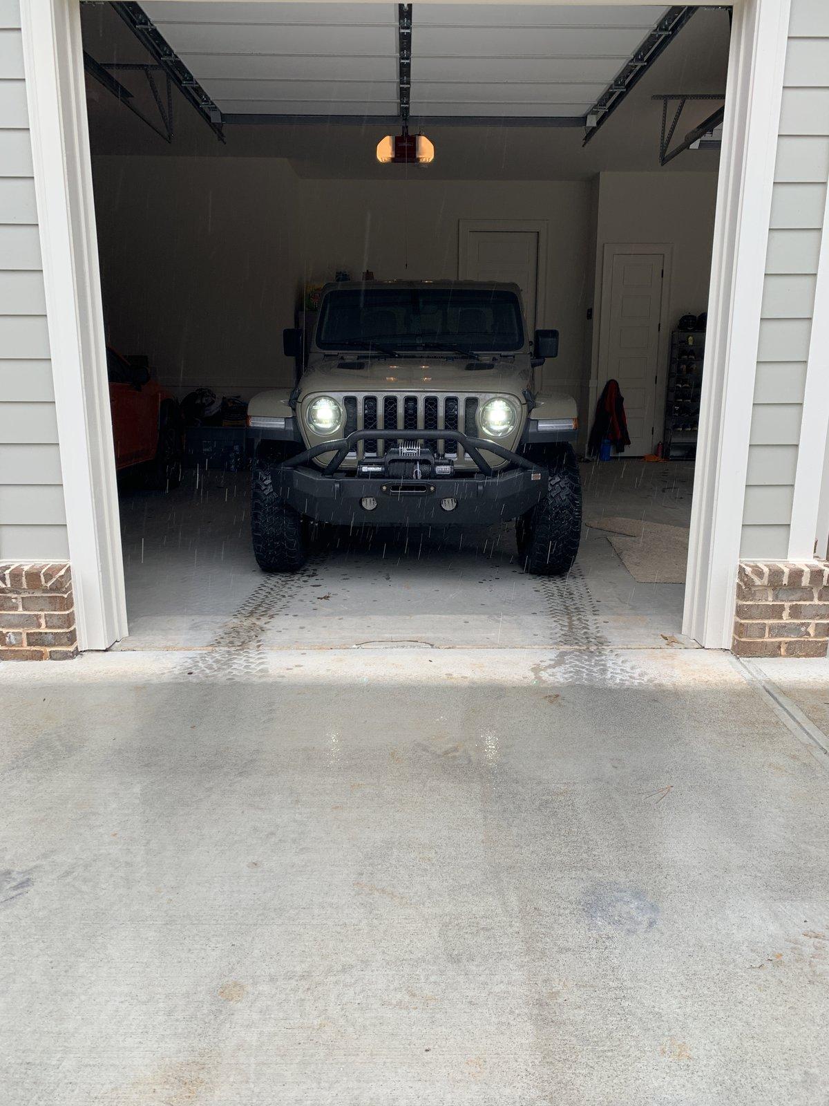 Jeep Gladiator BUMPERS! 2020-01-18 13.55.17