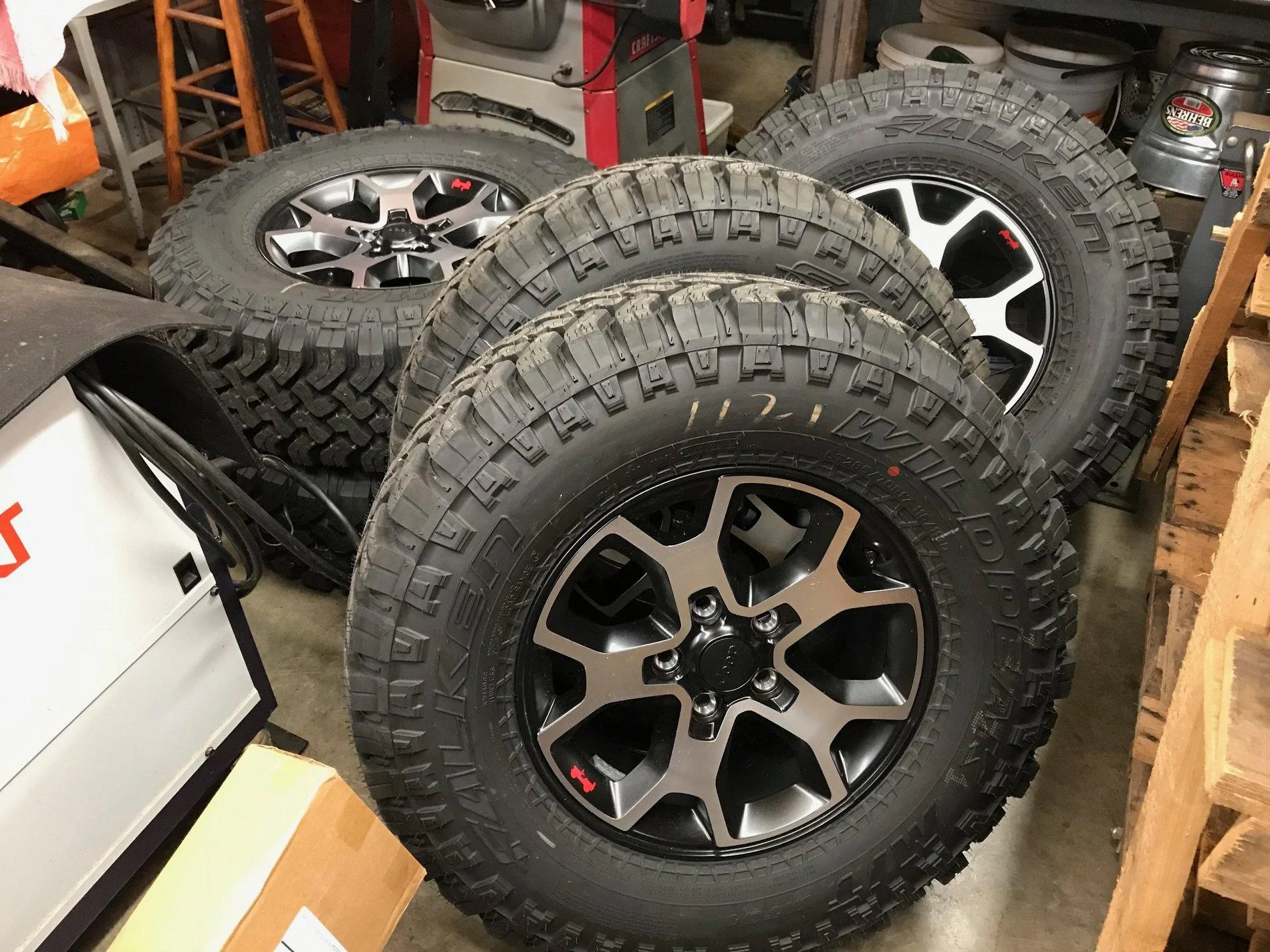 Jeep Gladiator 2020 JL Rubicon Tires/Wheels With TPMS IMG_4365