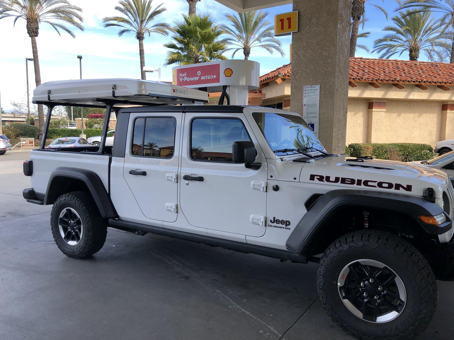 Jeep Gladiator Bed Rack and Roof Top Tents E50AC924-A215-4E51-A856-852D47B75F87