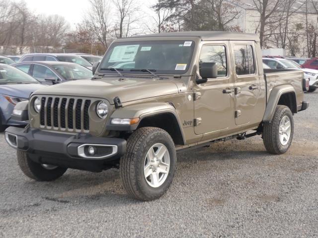 Jeep Gladiator Body color fenders available for Sport! IMG_0895.JPG
