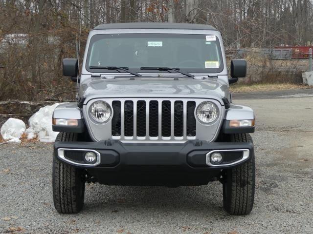 Jeep Gladiator Body color fenders available for Sport! IMG_0904.JPG