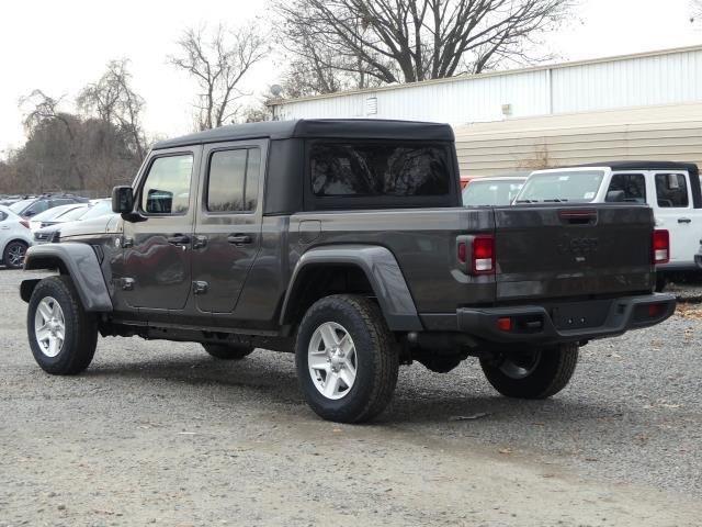 Jeep Gladiator Body color fenders available for Sport! IMG_0906.JPG