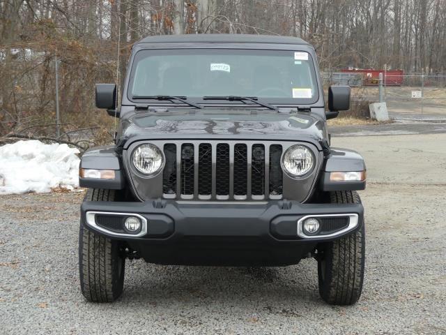 Jeep Gladiator Body color fenders available for Sport! IMG_0909.JPG