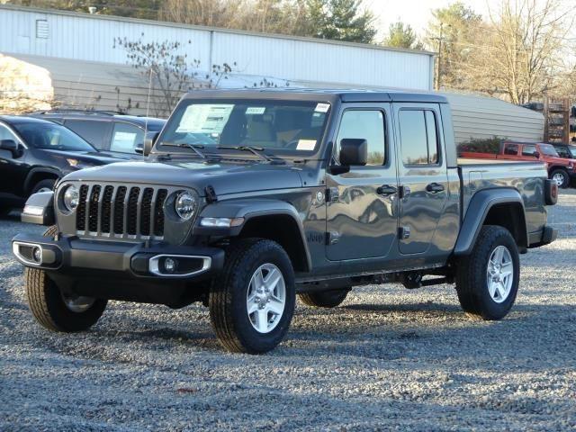 Jeep Gladiator Body color fenders available for Sport! IMG_0915.JPG
