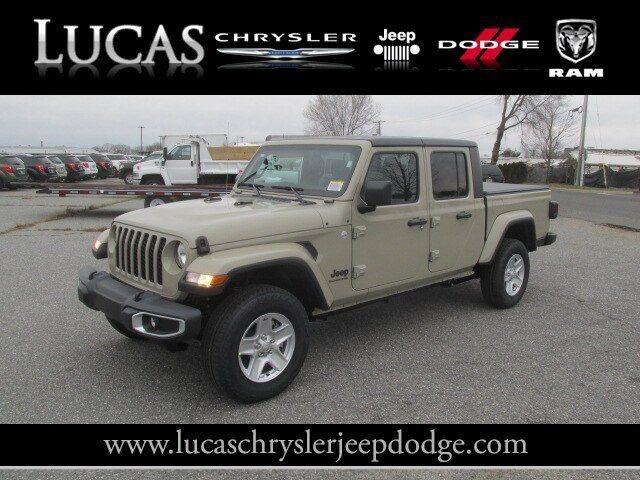 Jeep Gladiator Body color fenders available for Sport! IMG_0927.JPG