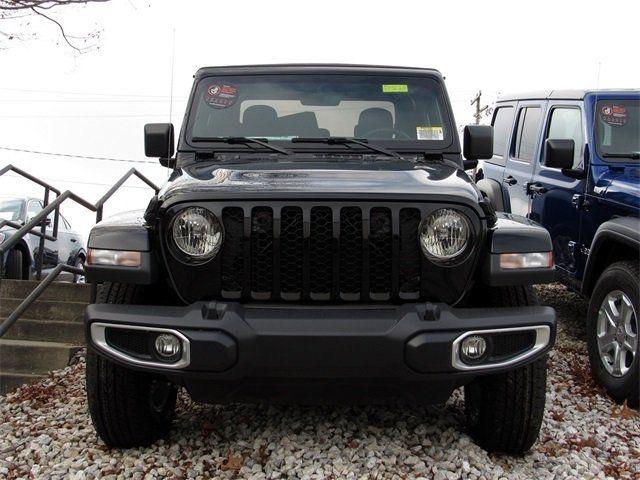 Jeep Gladiator Body color fenders available for Sport! IMG_0929.JPG