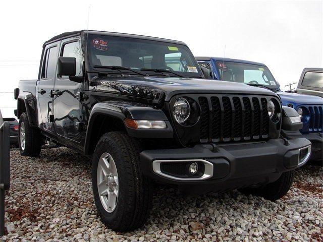 Jeep Gladiator Body color fenders available for Sport! IMG_0930.JPG