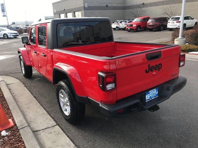 Jeep Gladiator Body color fenders available for Sport! IMG_0939.JPG