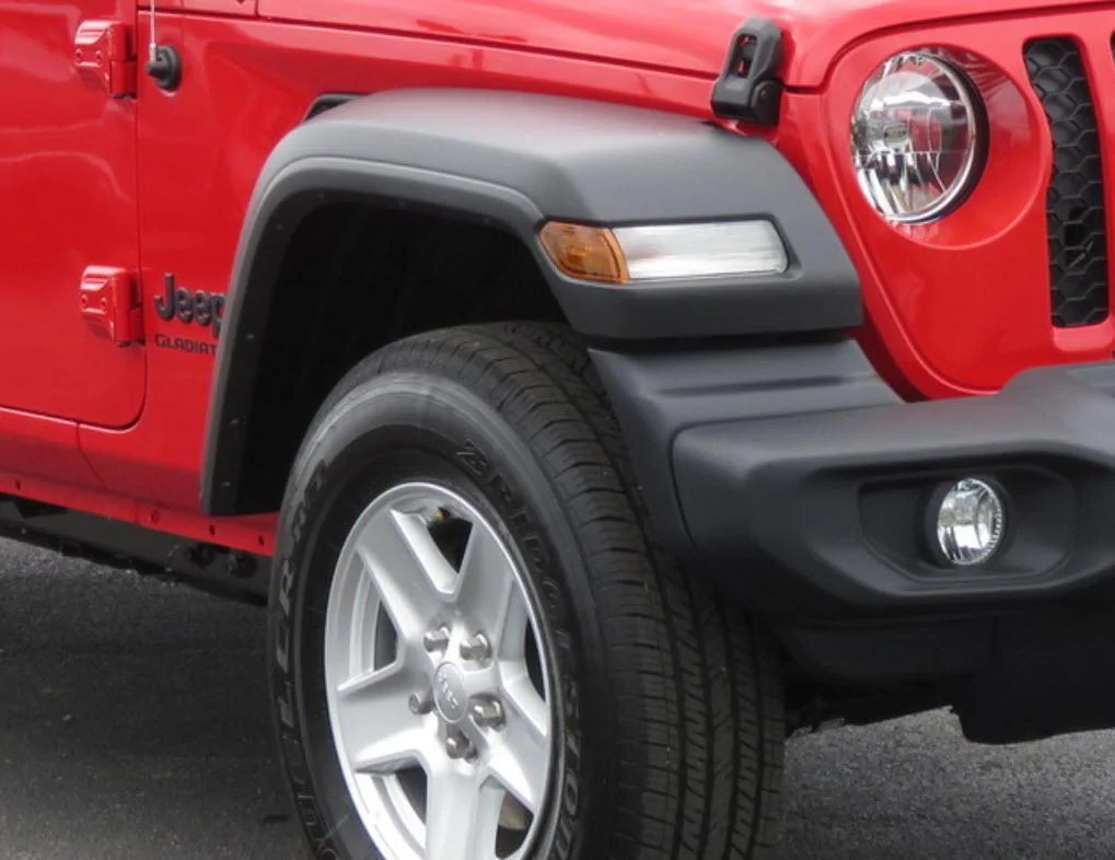 Jeep Gladiator Body color fenders available for Sport! sport