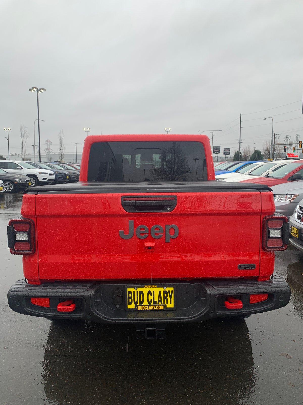 Jeep Gladiator FS: OEM Roll Up Tonneau Cover 582CAB73-01B3-4CBB-B716-D84E28F6E23E