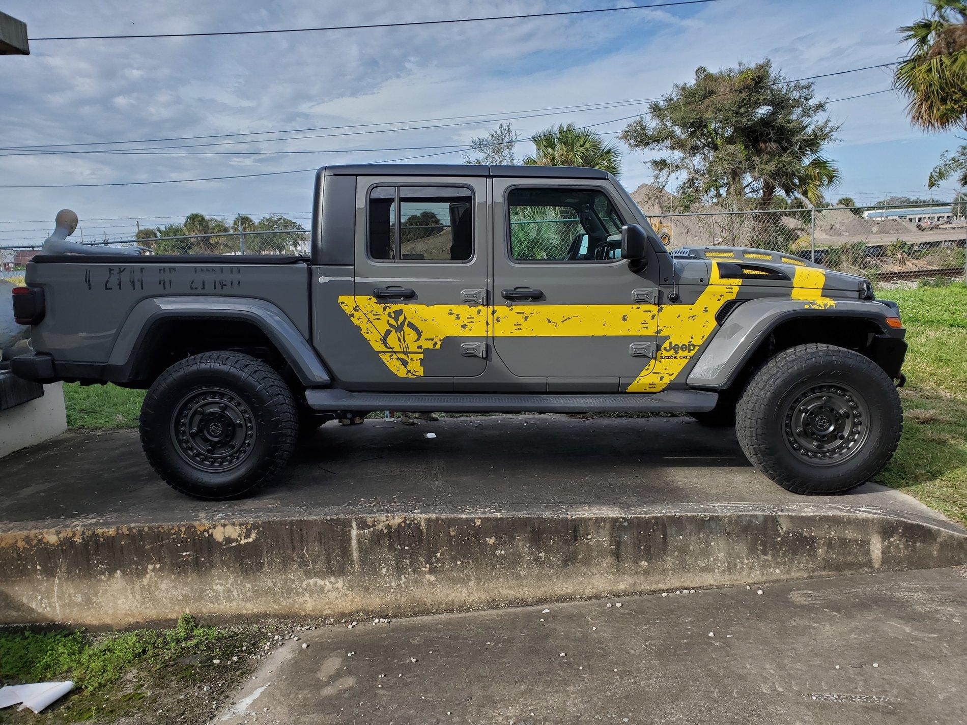 Jeep Gladiator DECALS/SIDE GRAPHICS/WRAPS 20200119_102150