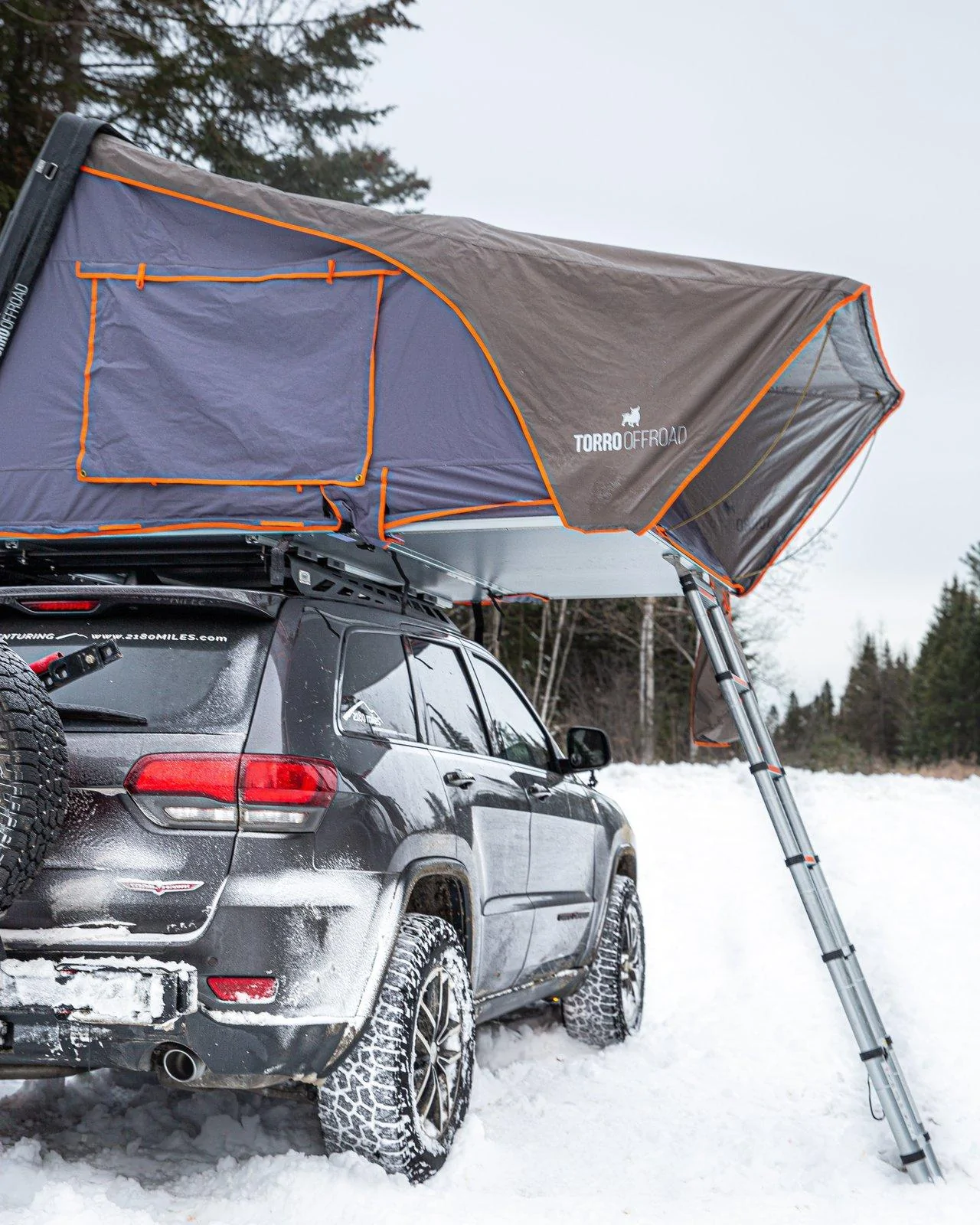Jeep Gladiator Roofnest Condor Roof top tent {filename}