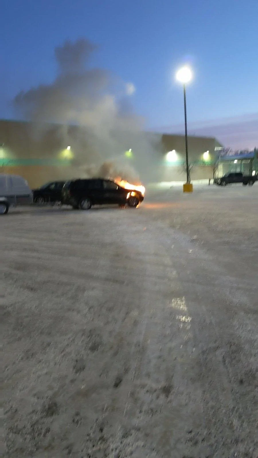 Jeep Gladiator VEHICLE FIRE: GUESS THE YEAR MAKE AND MODEL Fire 1