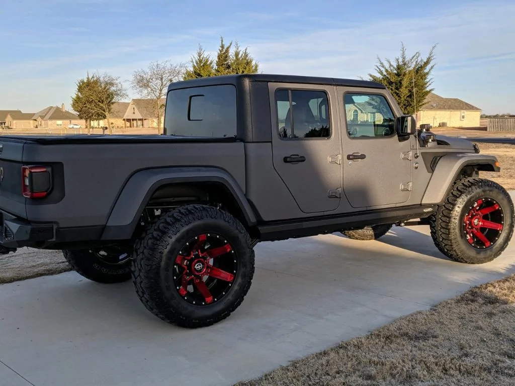 Jeep Gladiator Need Your Opinion - Options on Shell 8E453593-DC2F-4025-8411-970017BCF6F7