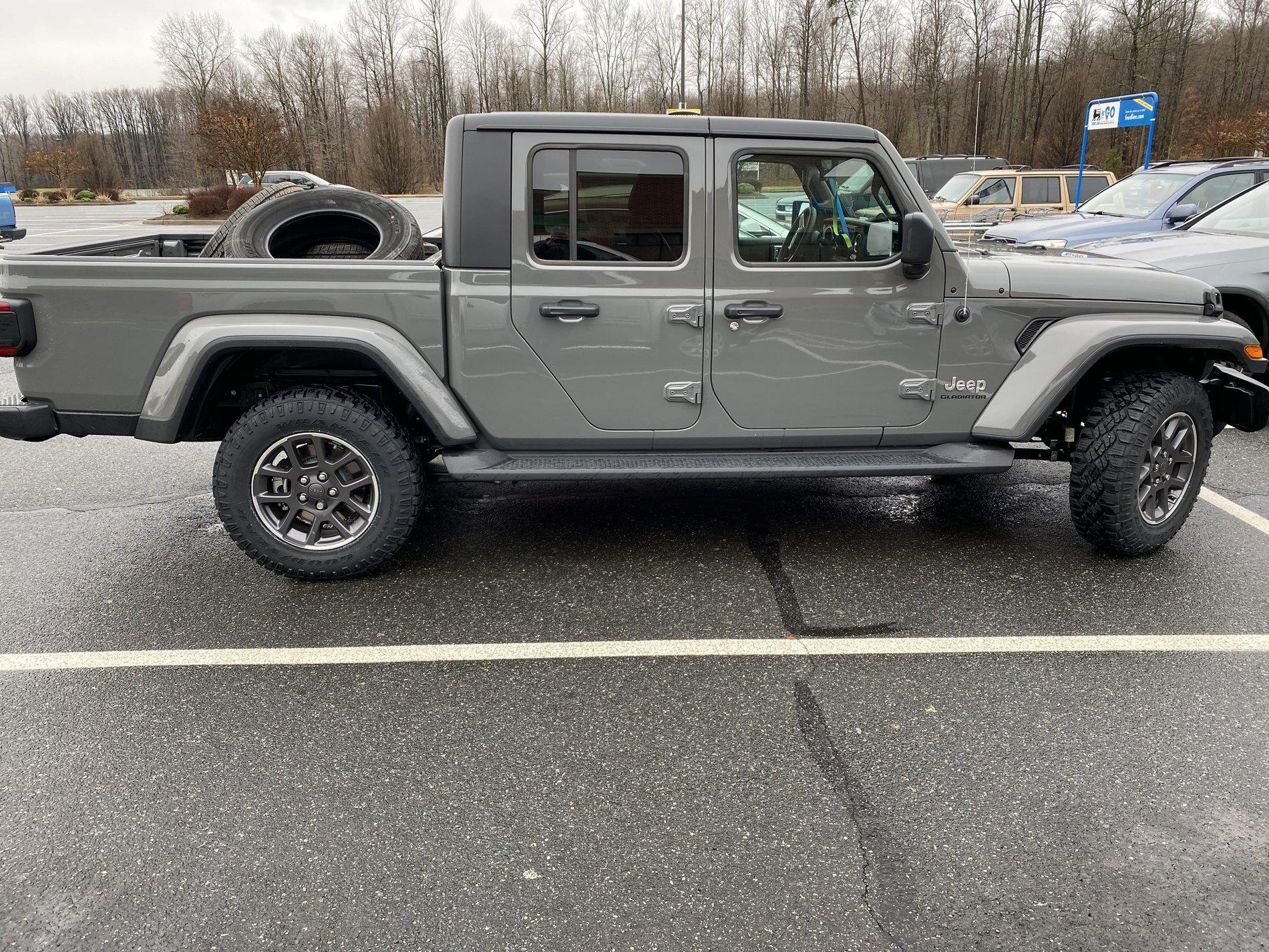 Jeep Gladiator STING GRAY Gladiator JT Club 3427E9EE-05AF-4D7F-9870-3BF8AE37936C