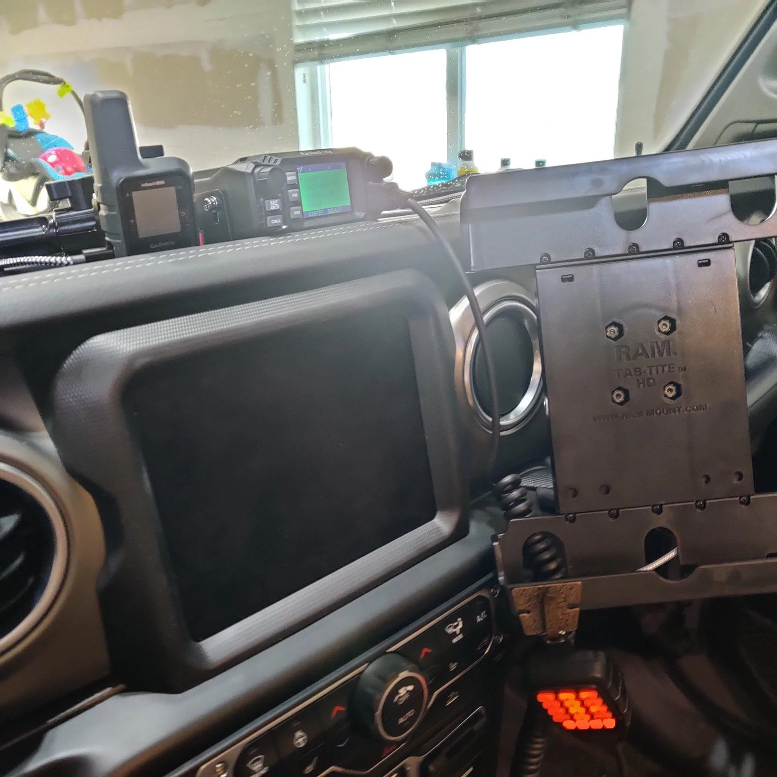 Jeep Gladiator CB radio is dead. Stop installing them and get a VHF/UHF instead!!! img_20191210_151202-jpg
