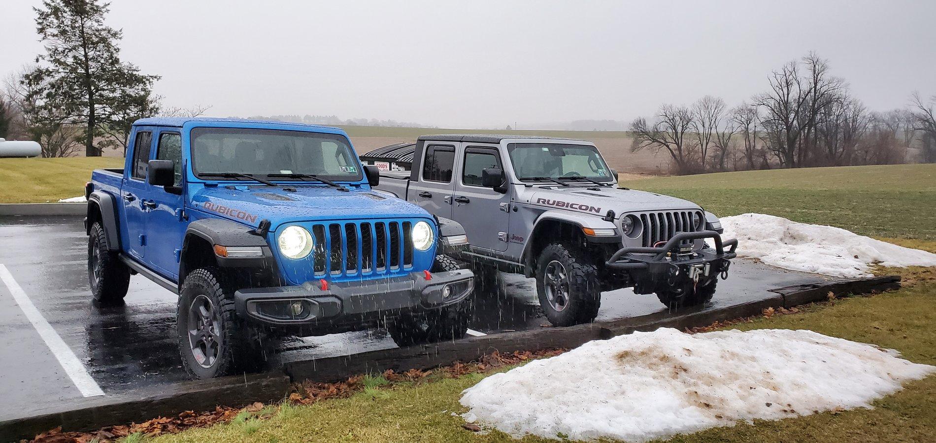 Jeep Gladiator Jeeps Parking Next To Jeeps 20200125_084506