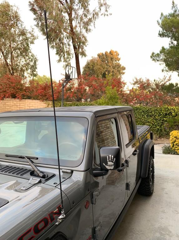 Jeep Gladiator Anybody mounted a CB? FeDGDL