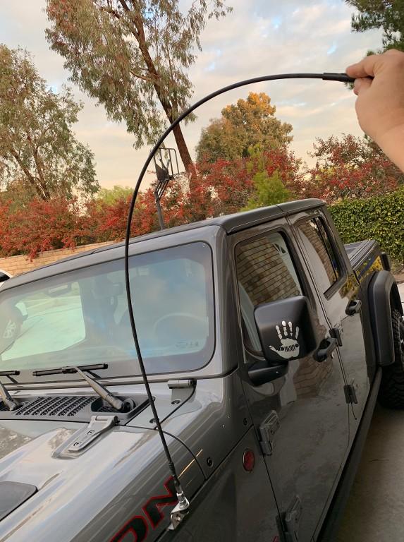 Jeep Gladiator Anybody mounted a CB? q2SIT3
