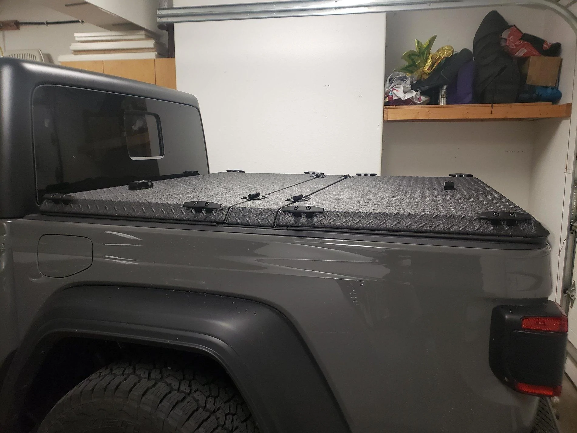 Jeep Gladiator Contractor Chewy 20200101_225301
