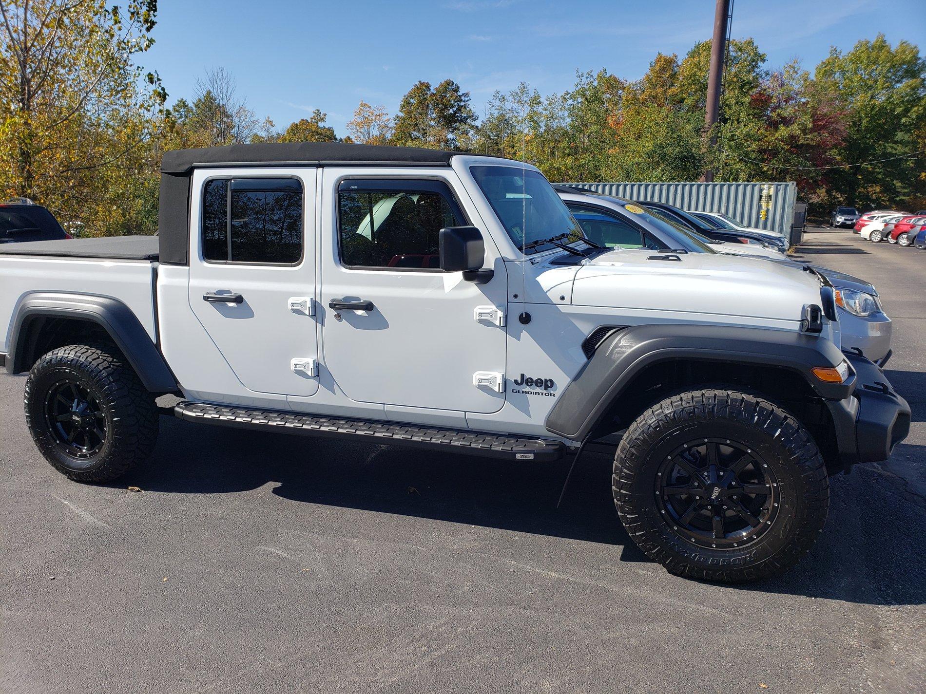Jeep Gladiator BRIGHT WHITE Gladiator JT Club truck
