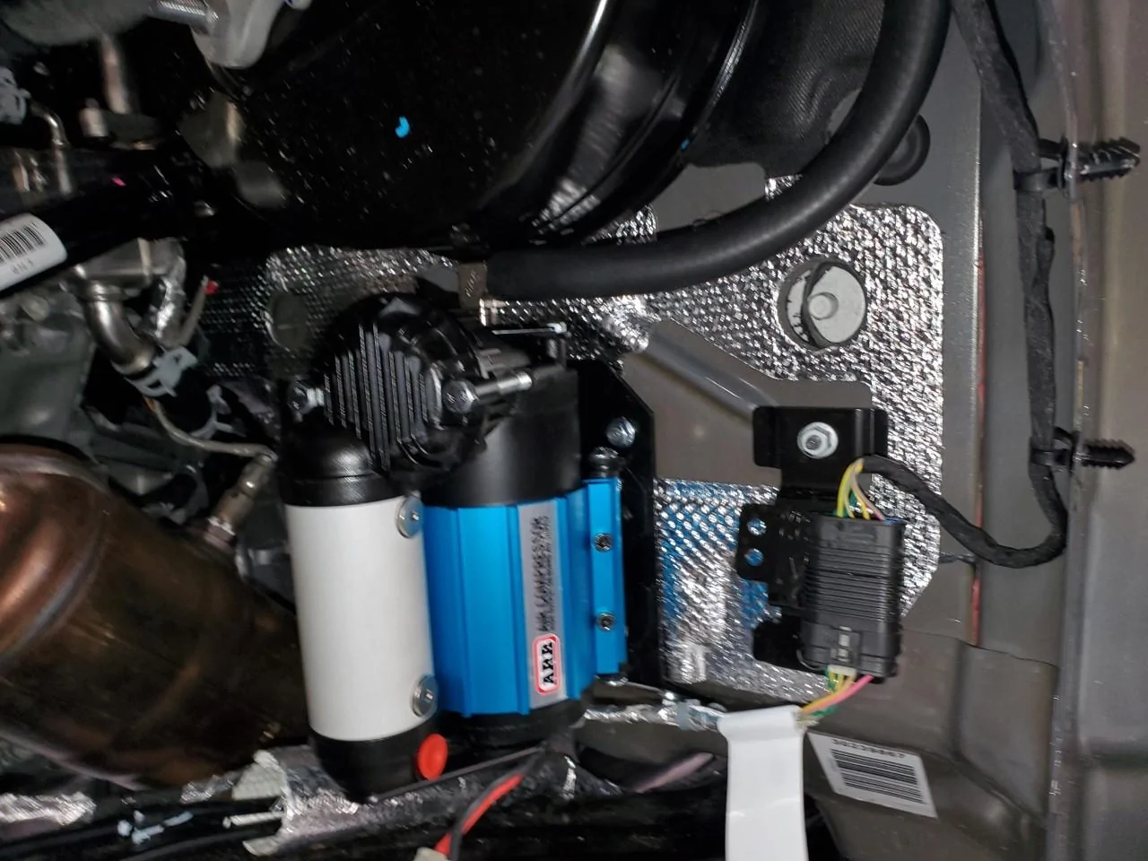 Jeep Gladiator Harold's Sting Gray JTR Build compressor3