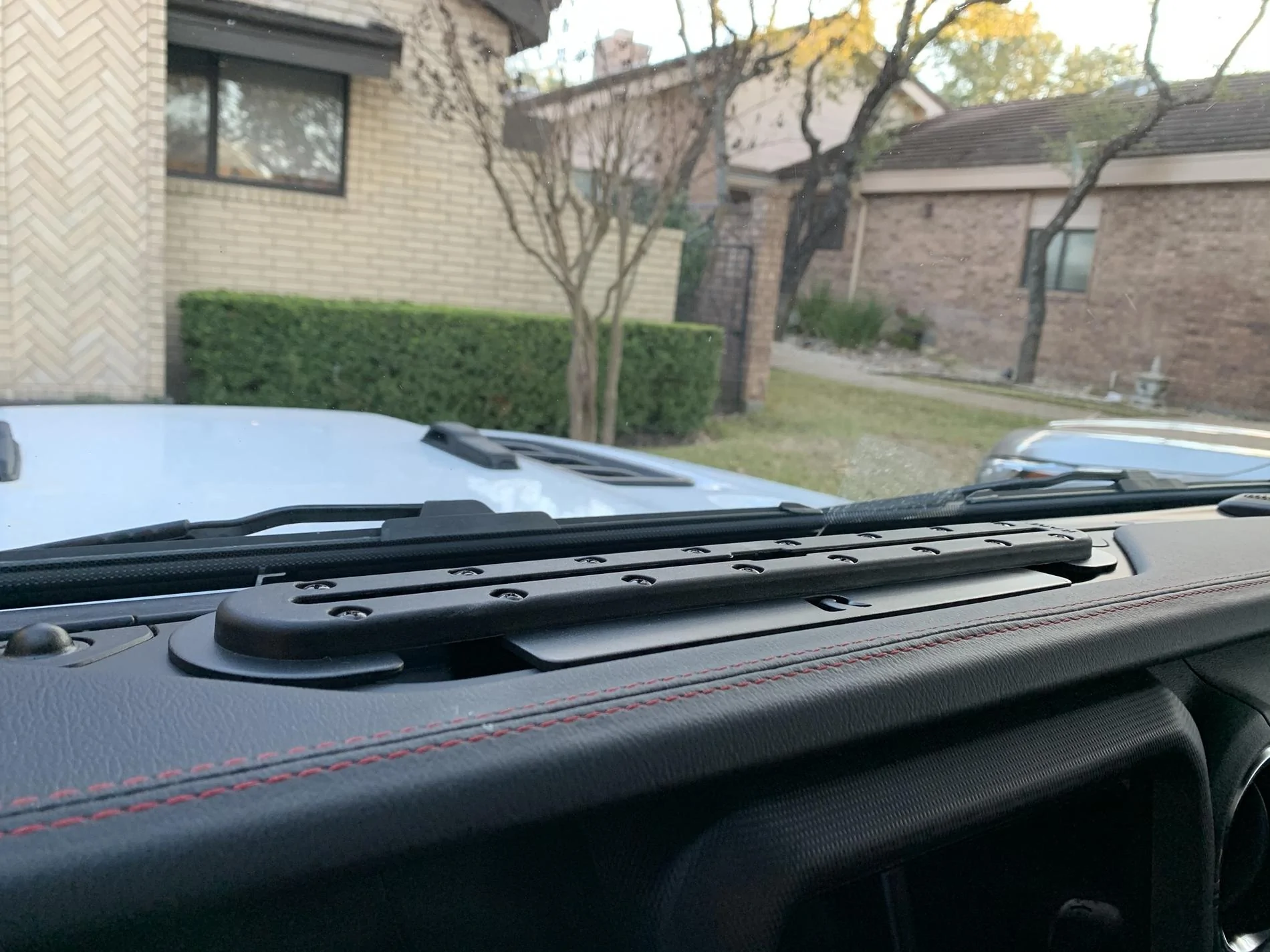 Jeep Gladiator Phone Solutions jKPAapD