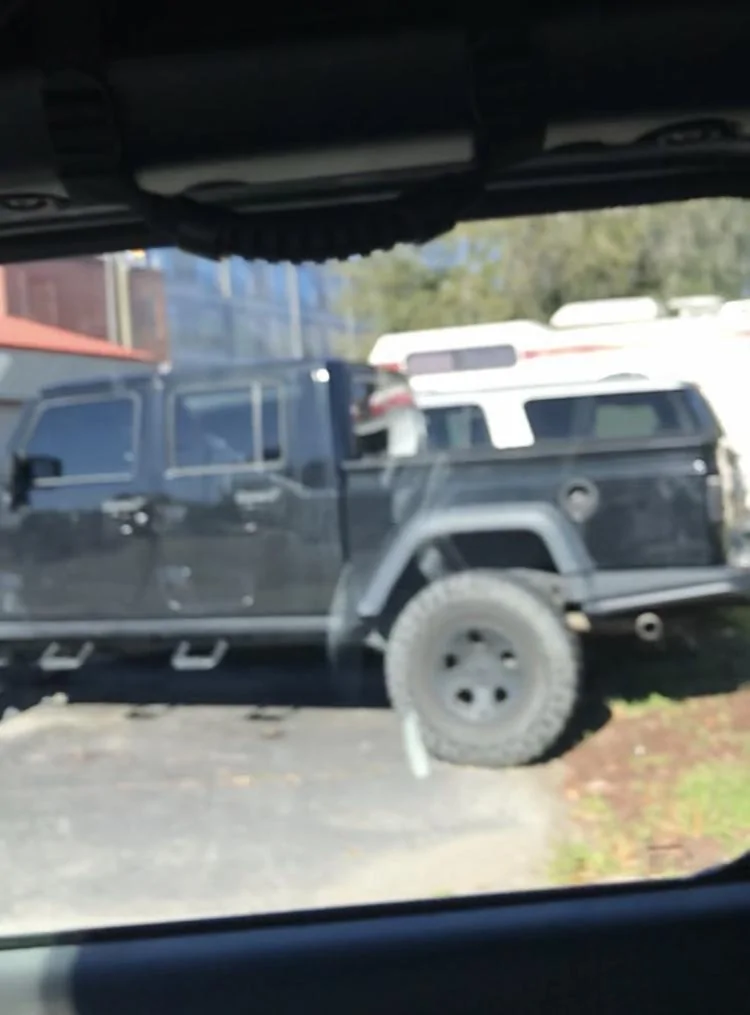 Jeep Gladiator What’s this truck? It’s not a Gladiator. 3864C47C-DEB0-4C9D-BA7D-79BFEA3DFF9A