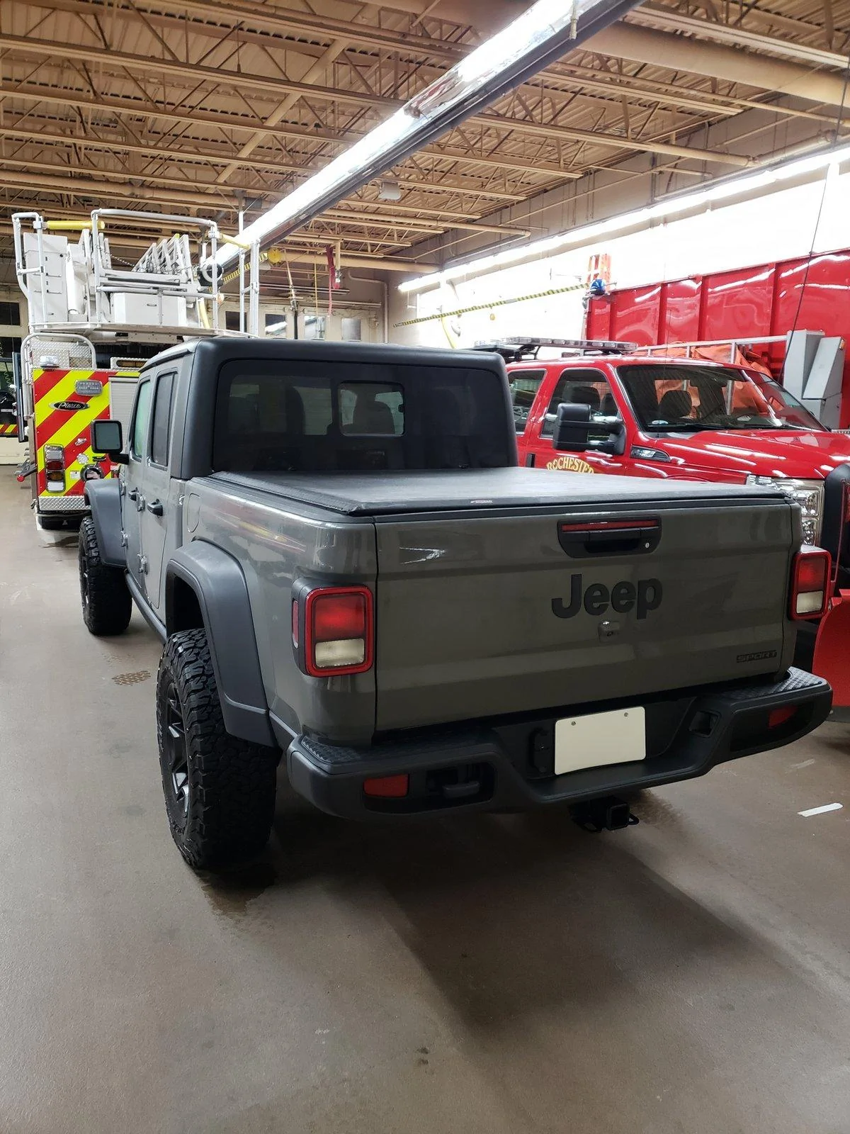 Jeep Gladiator RodReckets Sport S Build Thread JT rear tonneau