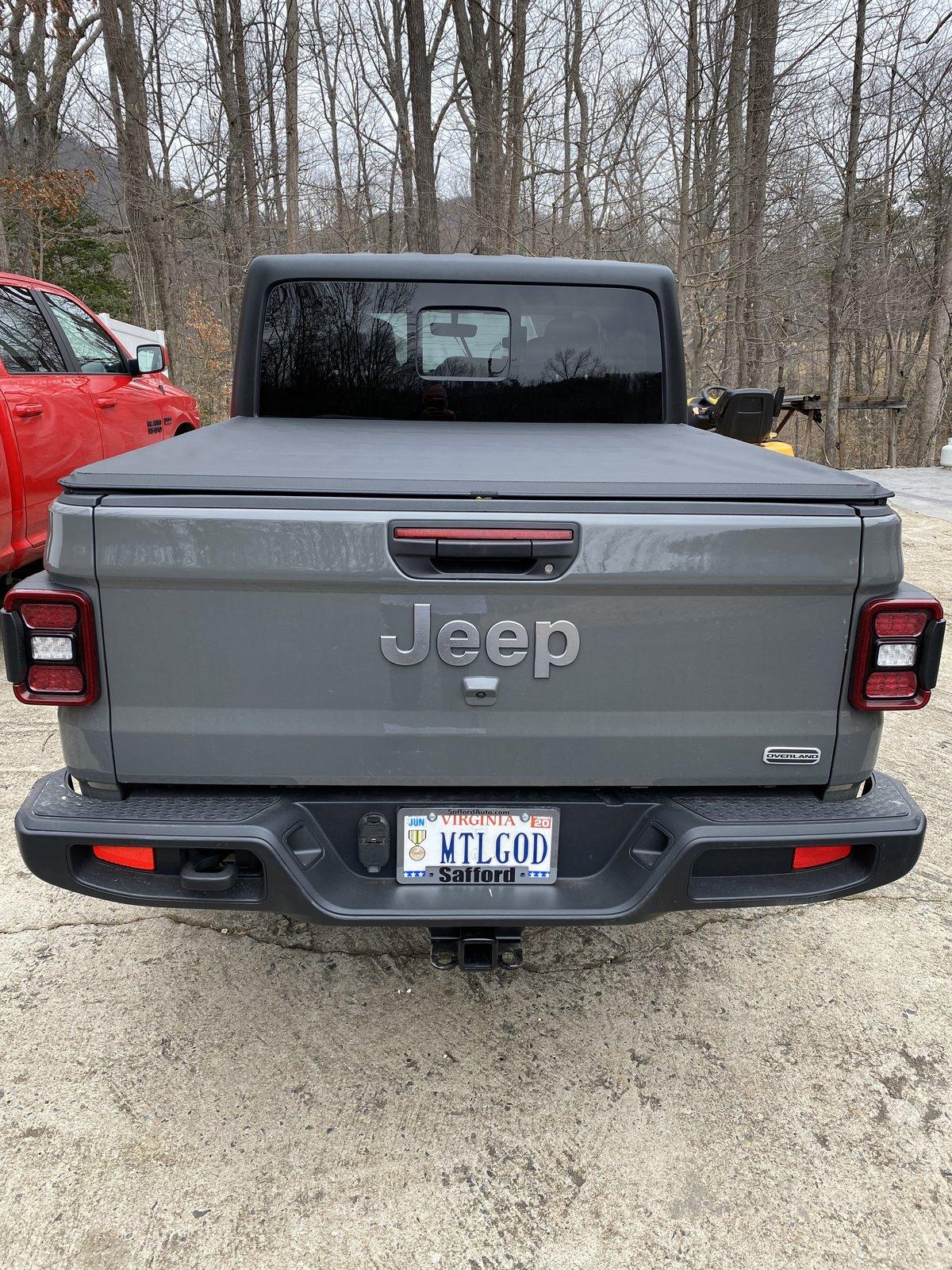 Jeep Gladiator Who has a rolling tonneau cover that they love? AEE31458-3277-4949-B561-7C3C323FC416