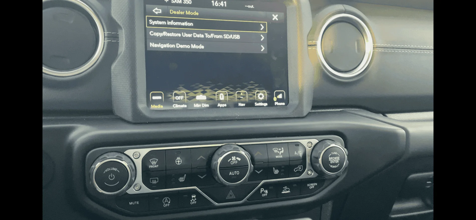 Jeep Gladiator 8.4 Uconnect other menus 8E409B6D-B1BF-423F-876F-273D7FB025B2
